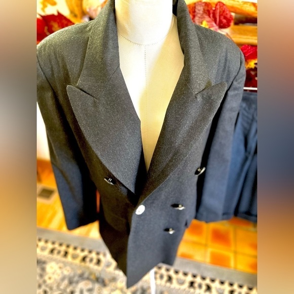 VINTAGE SAX FIFTH AVENUE SHORTS AND JACKET SET - Picture 3 of 11